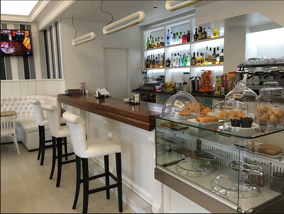 מאלפיקה Hostal-Pension Panchito מראה חיצוני תמונה